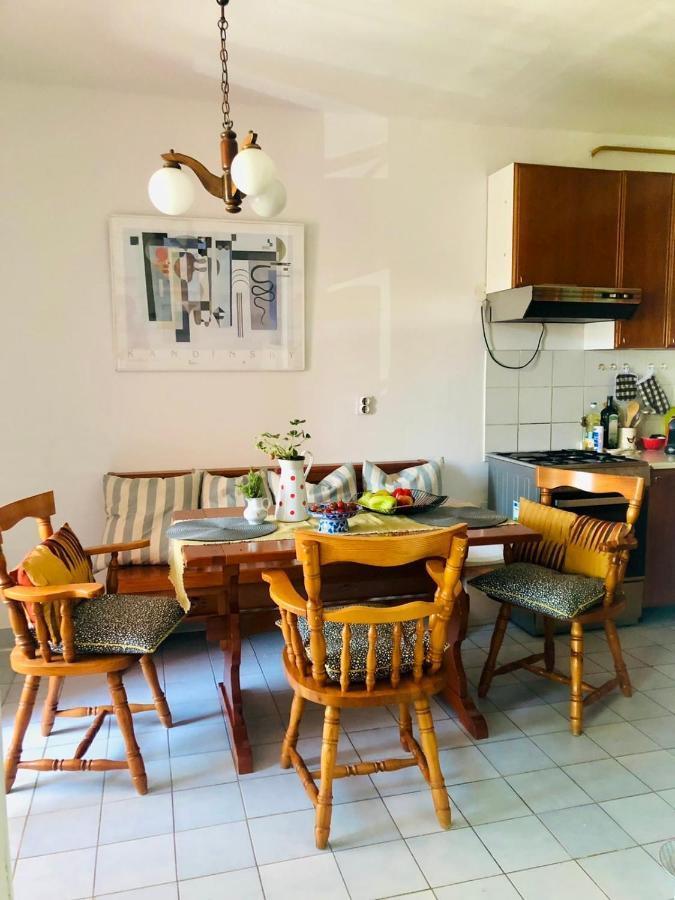 Beautiful Apartment With Balcony Pula Exterior foto